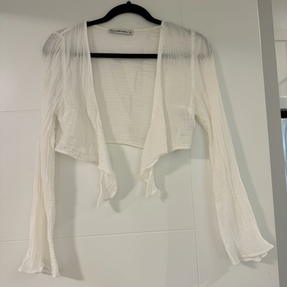 Abercrombie shrug - Picture 1 of 1